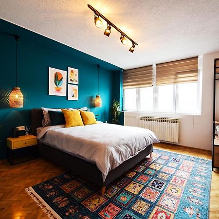 Cozy Bright Central Pristina Exteriör bild