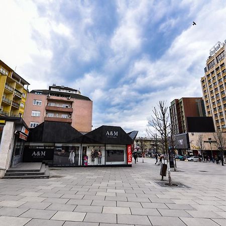Cozy Bright Central Pristina Exteriör bild